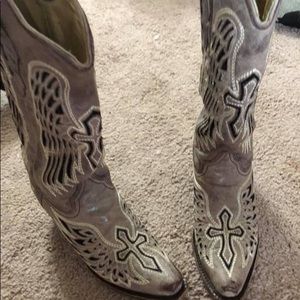 Women’s angel wing boots